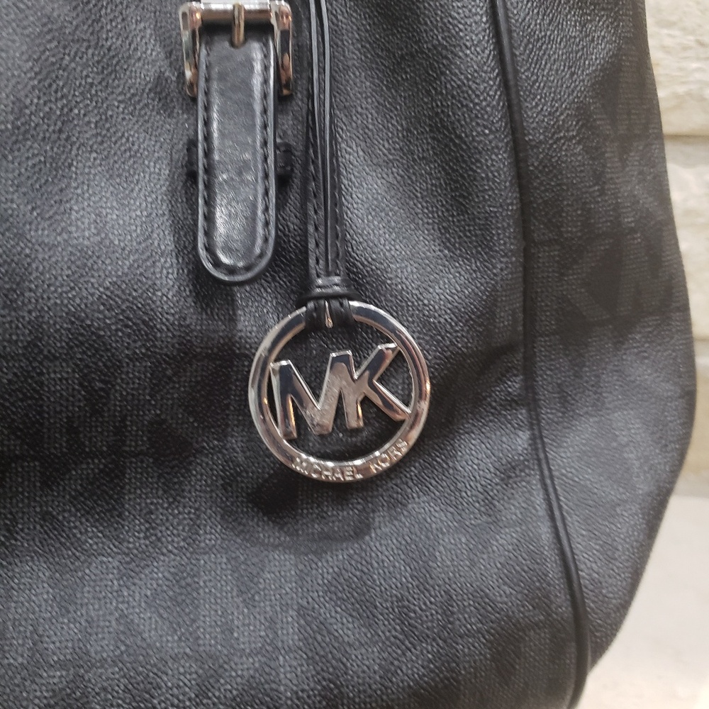 Handbag - Picture 6 of 8